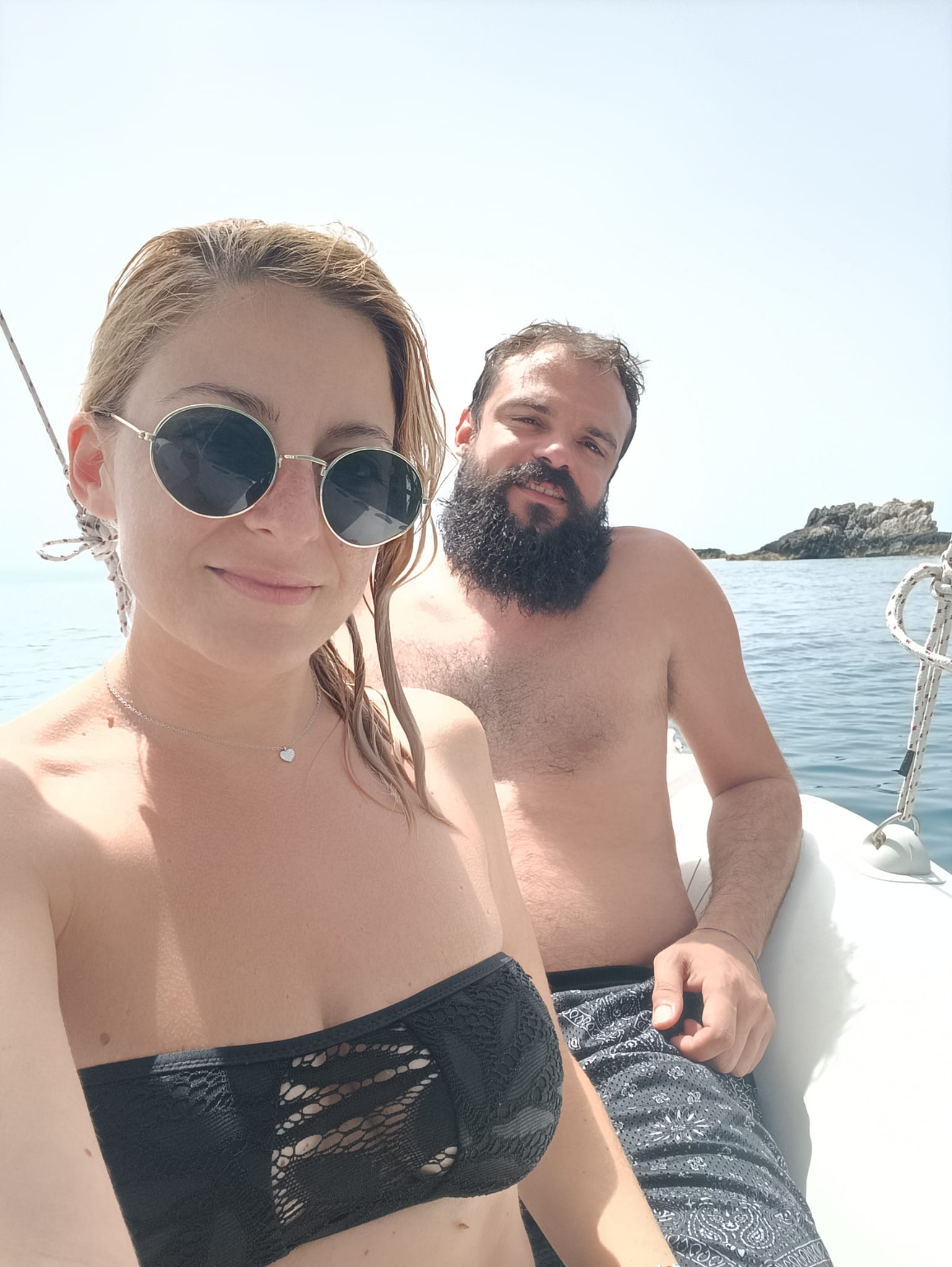 Paola e Damiano in barca